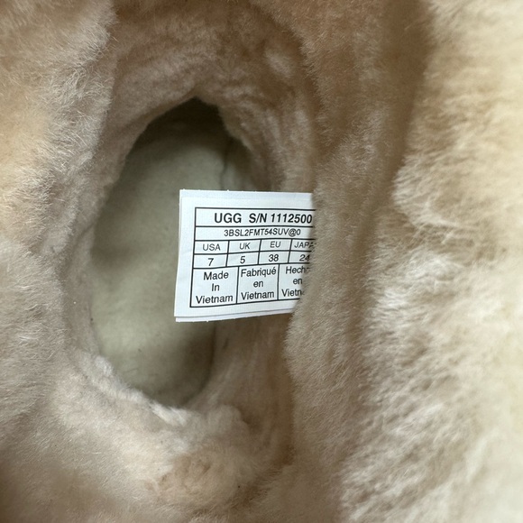 Ugg Boots - Size 7 - Picture 8 of 8